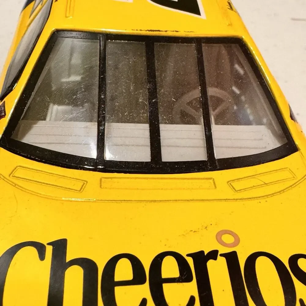 1997 Mattel Hot Wheels 1:24 Scale Nascar Cheerios #26 Johnny Benson Die Cast Car